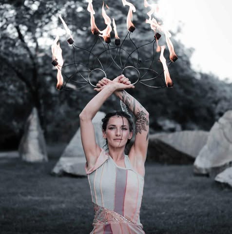 Anja Herc - Hoops dance